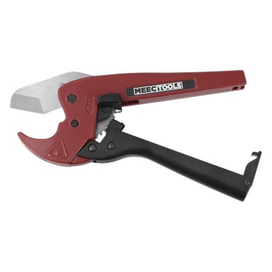 Röd och svart PVC-rörkap med spärrmekanism och silverfärgat blad. Verktyget är märkt MEEC TOOLS och är avsett för kapning av plaströr.