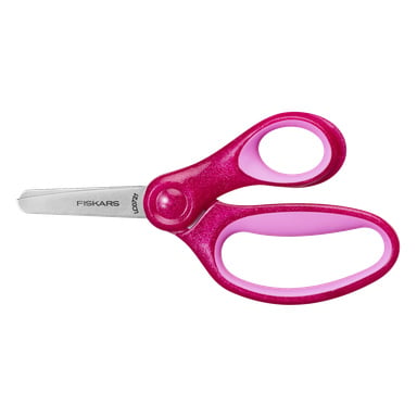 Rosa Fiskars-sax med trubbig spets och bekväma ergonomiska handtag.