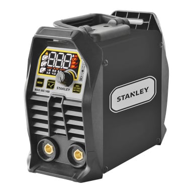 Svart Stanley MAXI ARC 1400 svetsmaskin med en digital skärm, kontrollknappar, dubbla kontakter och logotyp på sidan.