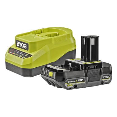 Bateria litowo-jonowa Ryobi 18V ONE+ oraz ładowarka limonkowo-, obok siebie. Etykieta akumulatora pokazuje 2.0 Ah.