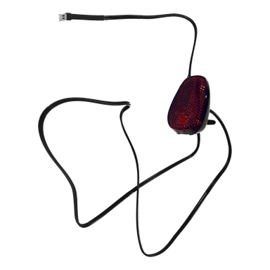 En svart spiralad kabel med vit kontakt är kopplad till ett litet, ovalt rött bakljus för en elektrisk scooter med reflektor.