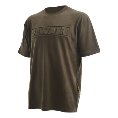 En brun t-shirt med rund hals och "DEWALT" i feta bokstäver på bröstet, med korta ärmar och en avslappnad passform.