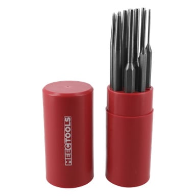 Red Meec Tools-beholder med lokk av, som viser ulike metallstanser eller meisler i ulike størrelser stående oppreist inni.