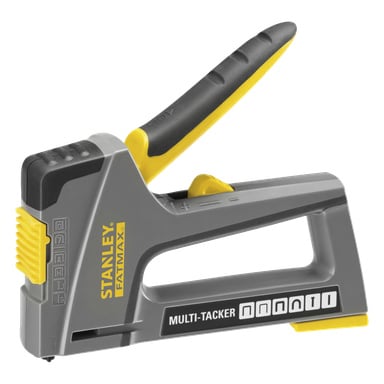 En grå och gul Stanley Fatmax multi-tacker häftpistol med svart handtag, sidovy. Logotyp och Multi-Tacker-etikett är synliga.