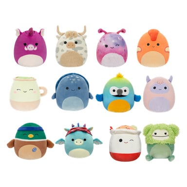 Kaksitoista superpehmeää Squishmallows-pehmolelua on esillä kolmessa rivissä, joista jokainen esittelee eläviä värejä ja luovia kuvioita, jotka ovat saaneet inspiraationsa eläimistä ja fantasiaeläimistä. Jokaisella pehmolelulla on ainutlaatuinen kasvot, muoto ja erityispiirteet, kuten sarvet, korvat tai siivet.