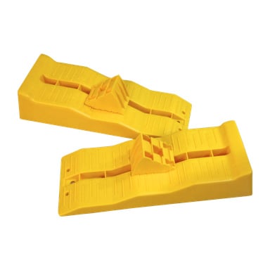 Hamron Level-block 2-pack: Setet innehåller två gula plastramper med rektangulära former, texturerade räfflor, upphöjda mittpunkter, spår och geometriska mönster för att hjälpa till att levla ett fordon eller släp på ojämn terräng.
