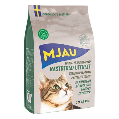 En 2,8 kg beige och grön påse med torr kattmat Kastrerad utekatt av Mjau, med foto av en tabbykatt, en svensk flagga och texten naturliga råvaror utan onödiga tillsatser.