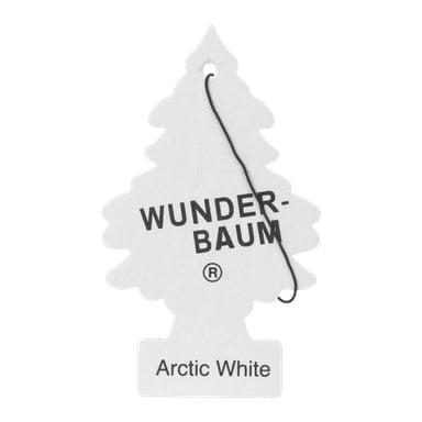 Hvit, treformet bilfrisker fra Wunder Baum med «WUNDER-BAUM» og «Arctic White» trykt i svart tekst, med et lite hull øverst og en svart snor tredd gjennom for opphenging.