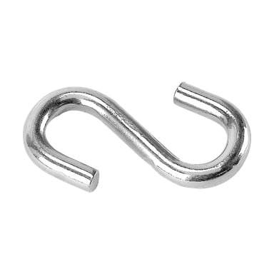 Haczyk S Kayoba Marine z polerowanym metalicznym wykończeniem ma otwarte końce, co ułatwia wieszanie lub łączenie różnych przedmiotów.