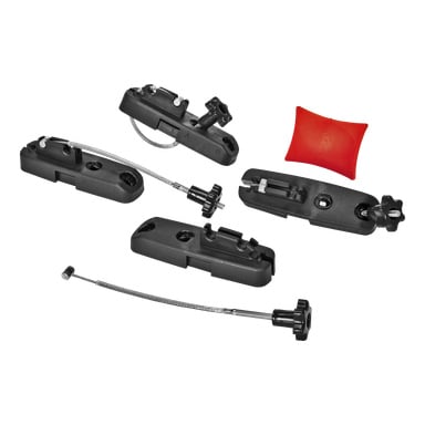 Fyra svarta plastfästen, var och en utrustad med stålkablar och rattar, från Hamron Mounting Kit for Load Carriers (4-pack), är arrangerade tillsammans. En liten röd rektangulär kudde finns nära det övre högra hörnet.