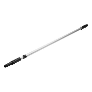 Jordan teleskophåndtaket Perfect viser en sølvuttrekkbar stang med svarte plastgrep og gjengede ender, designet for bruk med rengjøringsverktøy som koster, mopper eller skrapere.