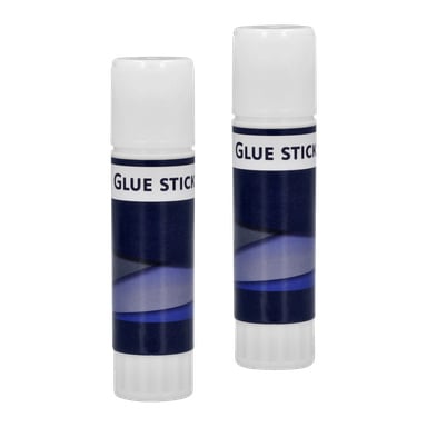 Två cylindriska limstift från No brand EMW Glue stick 2-pack står upprätt bredvid varandra. Varje har en vit mössa och en mörkblå etikett med "GLUE STICK" i stora svarta bokstäver.