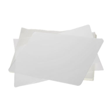 En stapel genomskinliga, rektangulära EMW-laminatpåsar av märke är arrangerade så att de överlappar varandra.