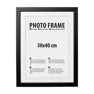 En svart No-brand EMW-bilderamme med en hvit matte, som viser ordene "PHOTO FRAME" og "30x40 cm," sammen med ekstra produktinformasjon.