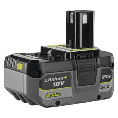 En Ryobi One+ RB1840X 18V uppladdningsbart batteripack placerat i vinkel, med sitt svarta och grå hölje med gula och silverfärgade etiketter samt en strömindikatorknapp.