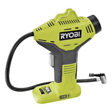 Ryobi One+ Mini kompressor R18PI-0, en trådløs håndholdt luftinflator i knallgrønt og svart, vises med fleksibel slange, digital skjerm og flere dysetilbehør—perfekt for å pumpe dekk eller sportsballer.