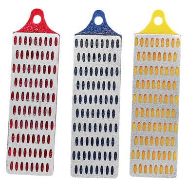 Tre diamantslipade stålstavar från Meec Tools, var och en med ett unikt handtag och baksida i rött, blått och gult, är placerade upprätt i en rad. Visas som 3-pack Diamond slipningsstålset.