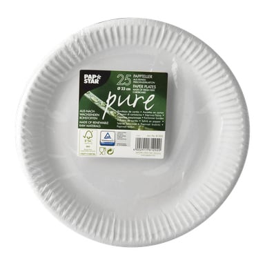 25 valkoisen Papstar-paperilautasen sarja, jokainen 23 cm leveä, on kääritty kirkkaaseen muovipakkaukseen. Etiketissä lukee "Papstar Pure" ja korostaa, että levyt valmistetaan uusiutuvista lähteistä.