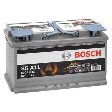 Bosch AGM-bilbatteri, modell S5 A11 (800A EN, 80Ah, 12V), levereras i ett grått fodral med blå och svarta detaljer och visar dess varumärke och specifikationer på frontpanelen.