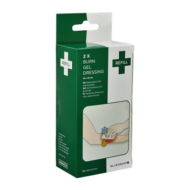 Zielono-białe pudełko Bluewear oznaczone jest "Burn dressings 2 pack", co pokazuje, że mieści dwa żelowe opatrunki o wymiarach 10 x 10 cm, a rysunek przedstawia rękę układającą opatrunek na oparzeniu.
