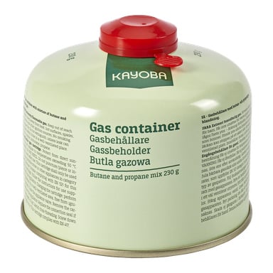En grön och silverfärgad Kayoba Gas-behållare märkt "Gas" som rymmer en 230 g blandning av butan och propan. Behållaren har en röd lock och olika texter på ytan.
