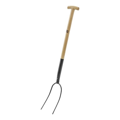 Hard Head Pitchfork har et T-håndtak i tre og to svarte metalltagger, perfekt for å grave eller snu jord.